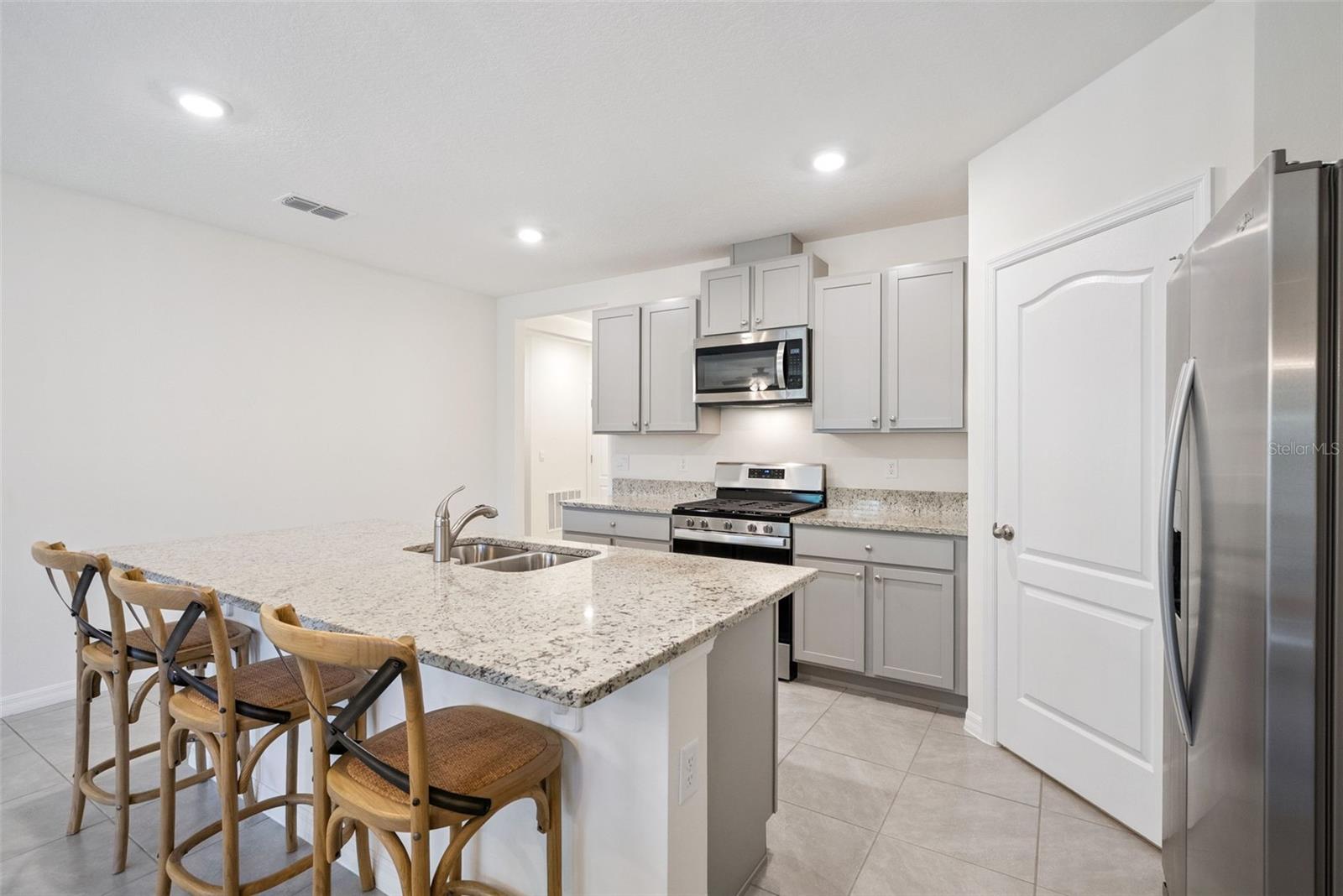 Image 6 of 51 For 759 Lazio Circle