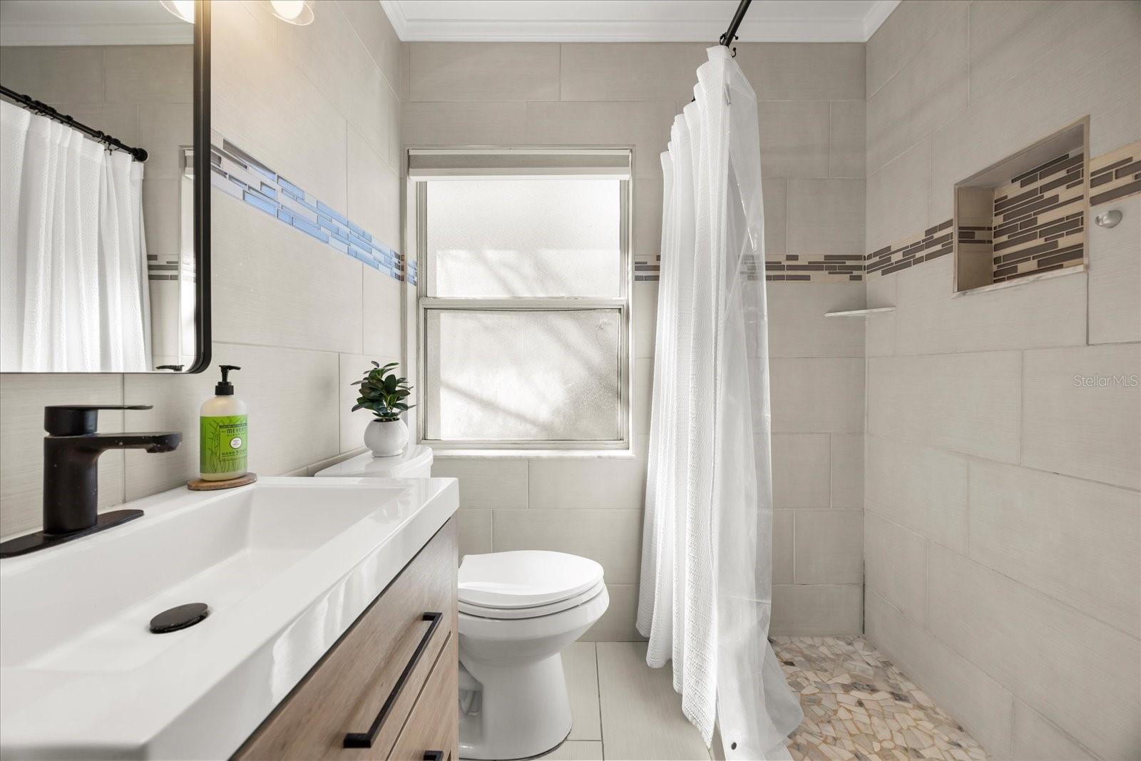 Image 21 of 30 For 1792 Chilean Lane