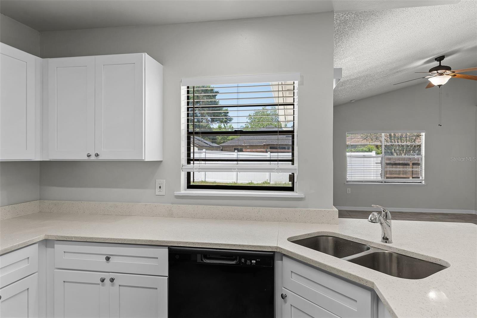 Image 10 of 33 For 996 Big Oaks Drive