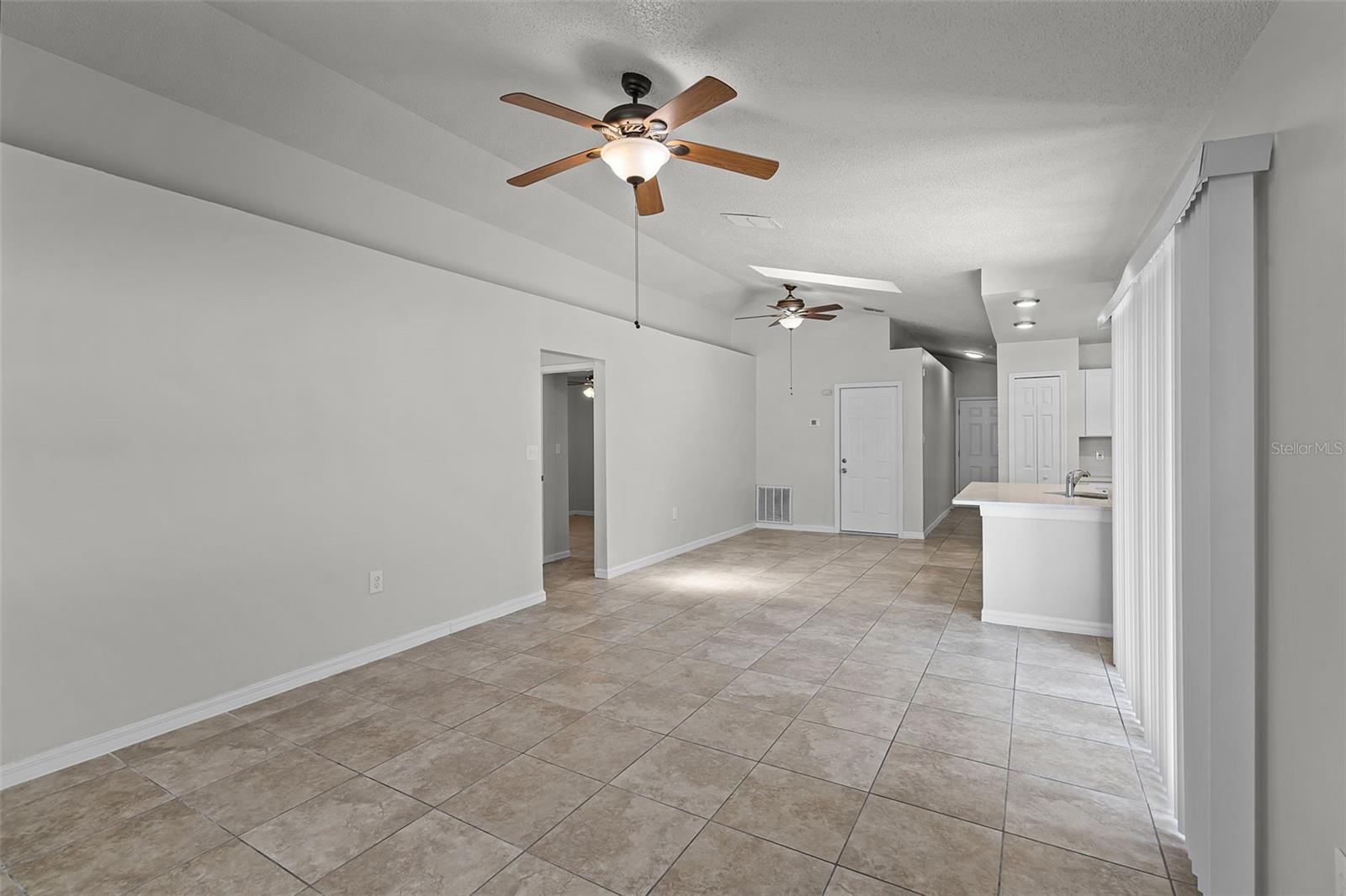 Image 13 of 33 For 996 Big Oaks Drive