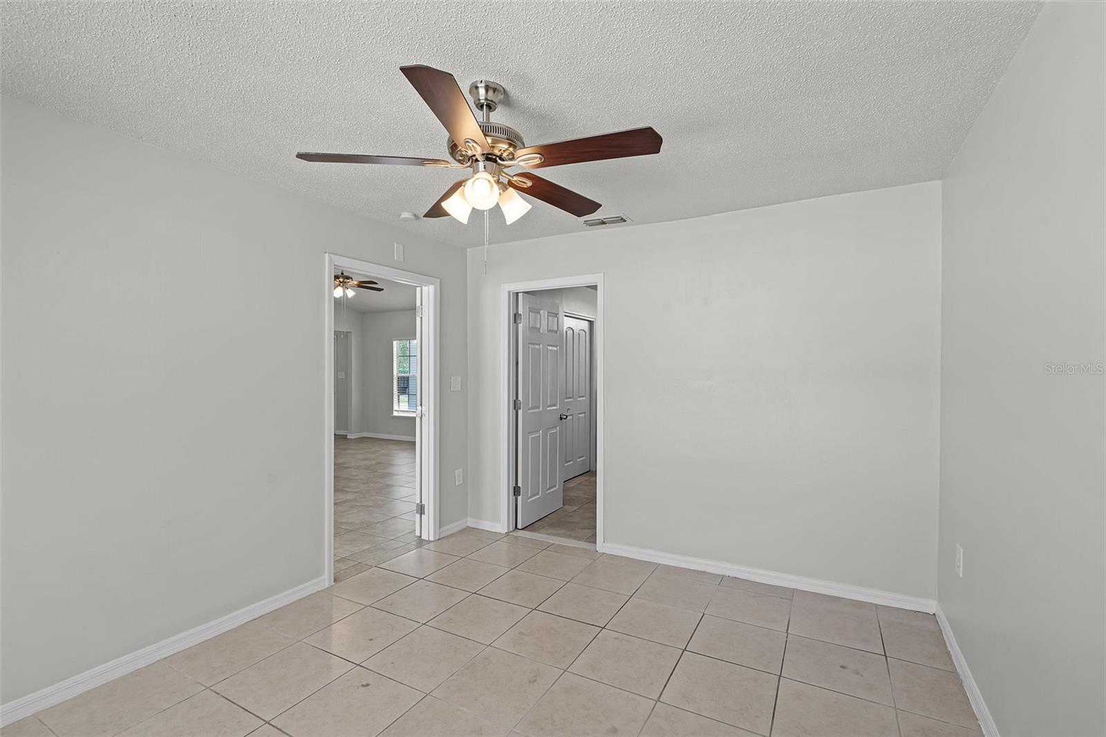 Image 16 of 33 For 996 Big Oaks Drive