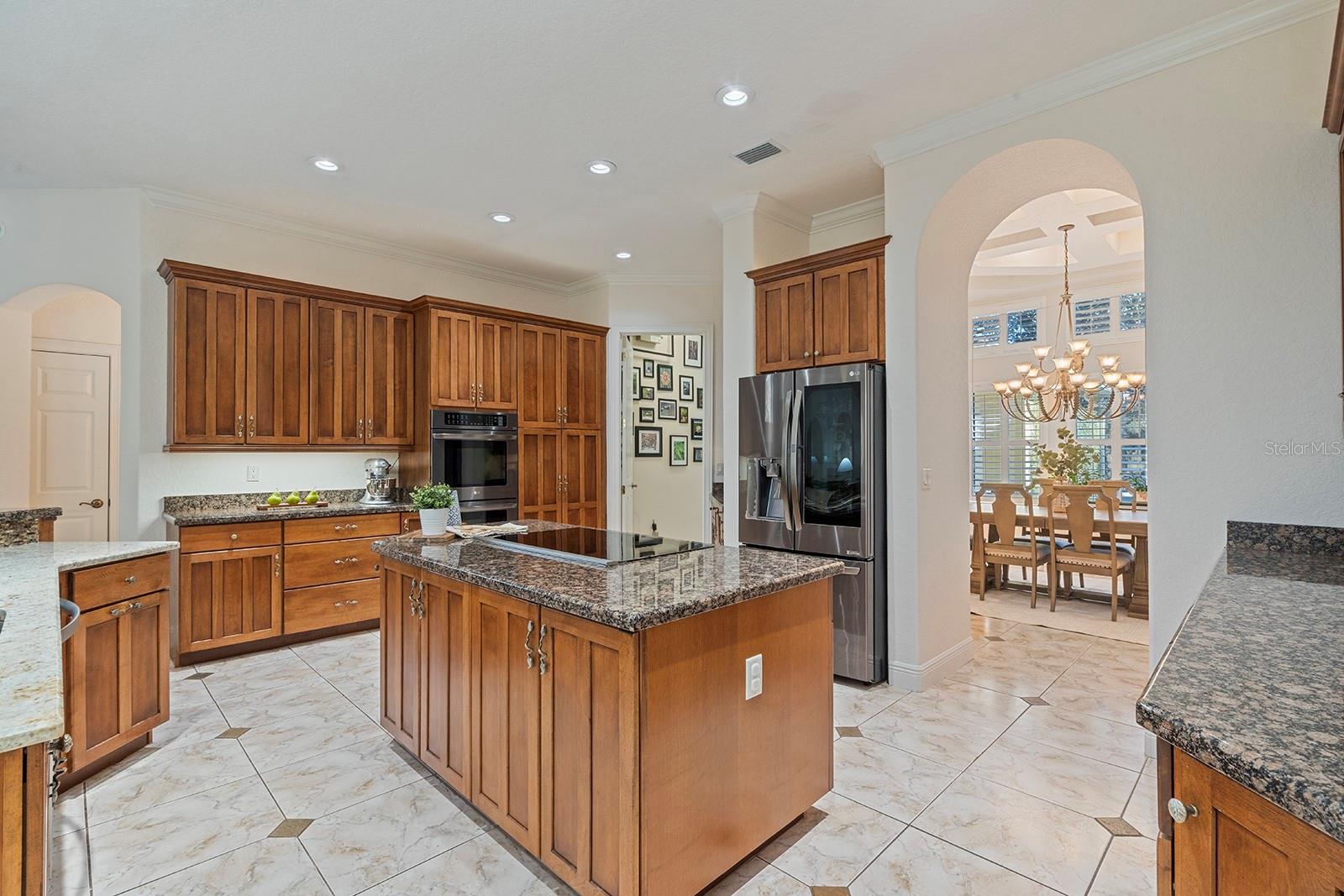 Image 18 of 78 For 2360 Kildare Drive