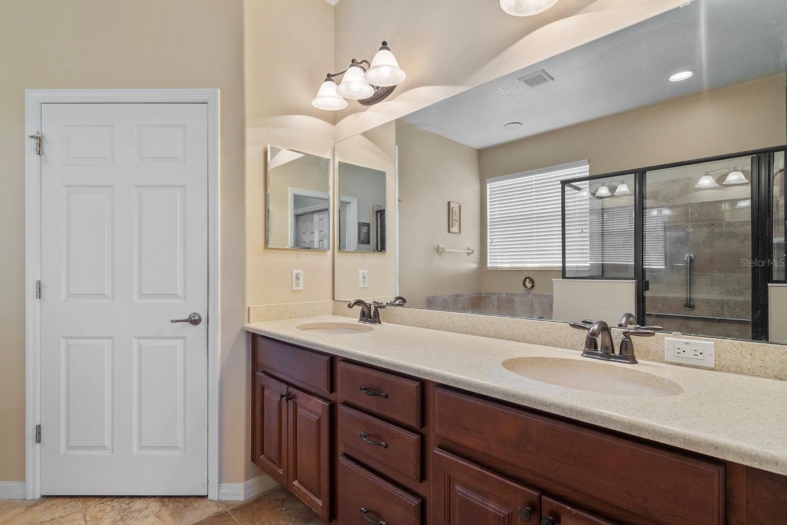 Image 24 of 27 For 22019 Belgian Court