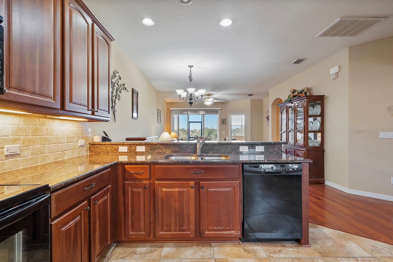 Image 6 of 27 For 22019 Belgian Court