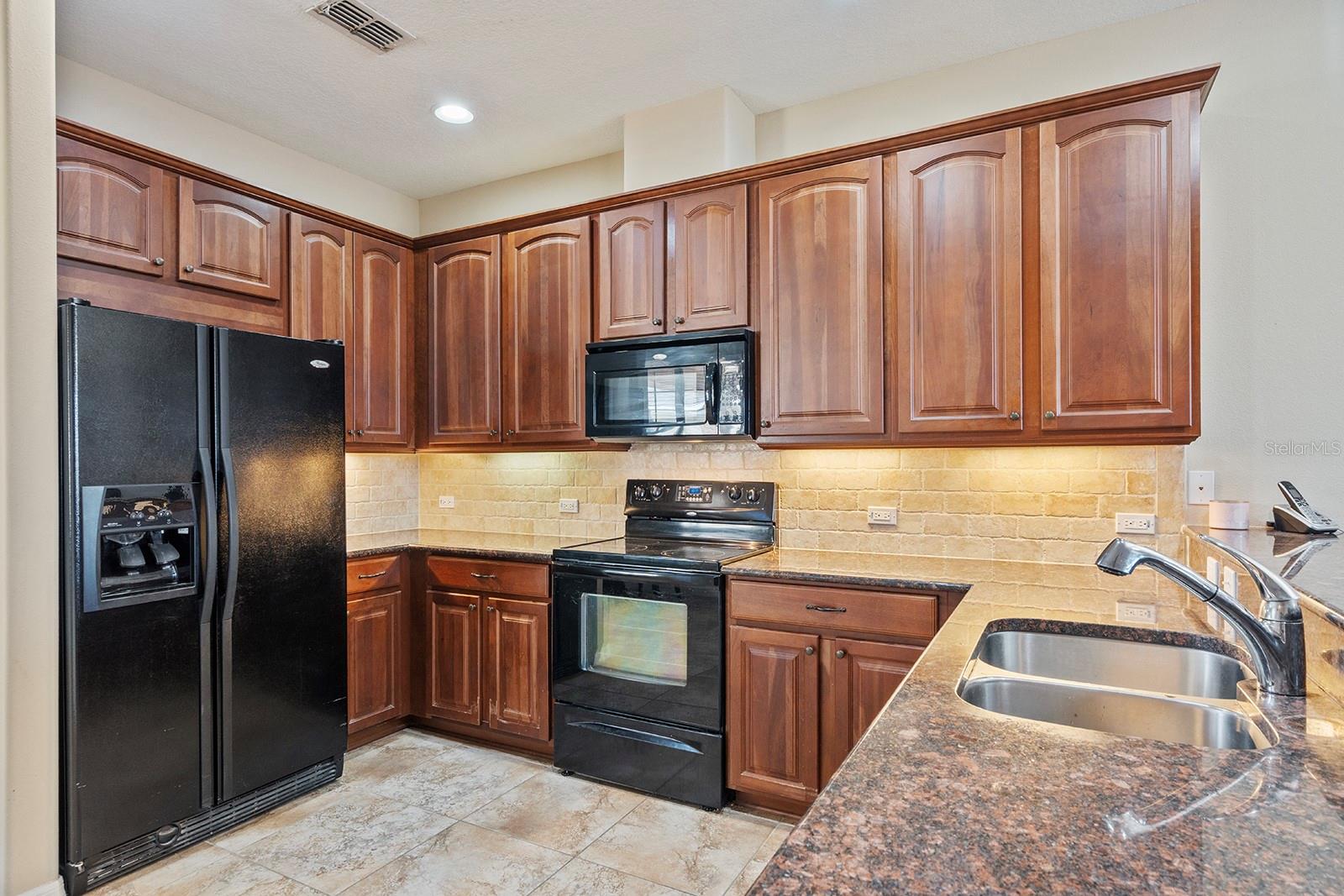 Image 8 of 27 For 22019 Belgian Court