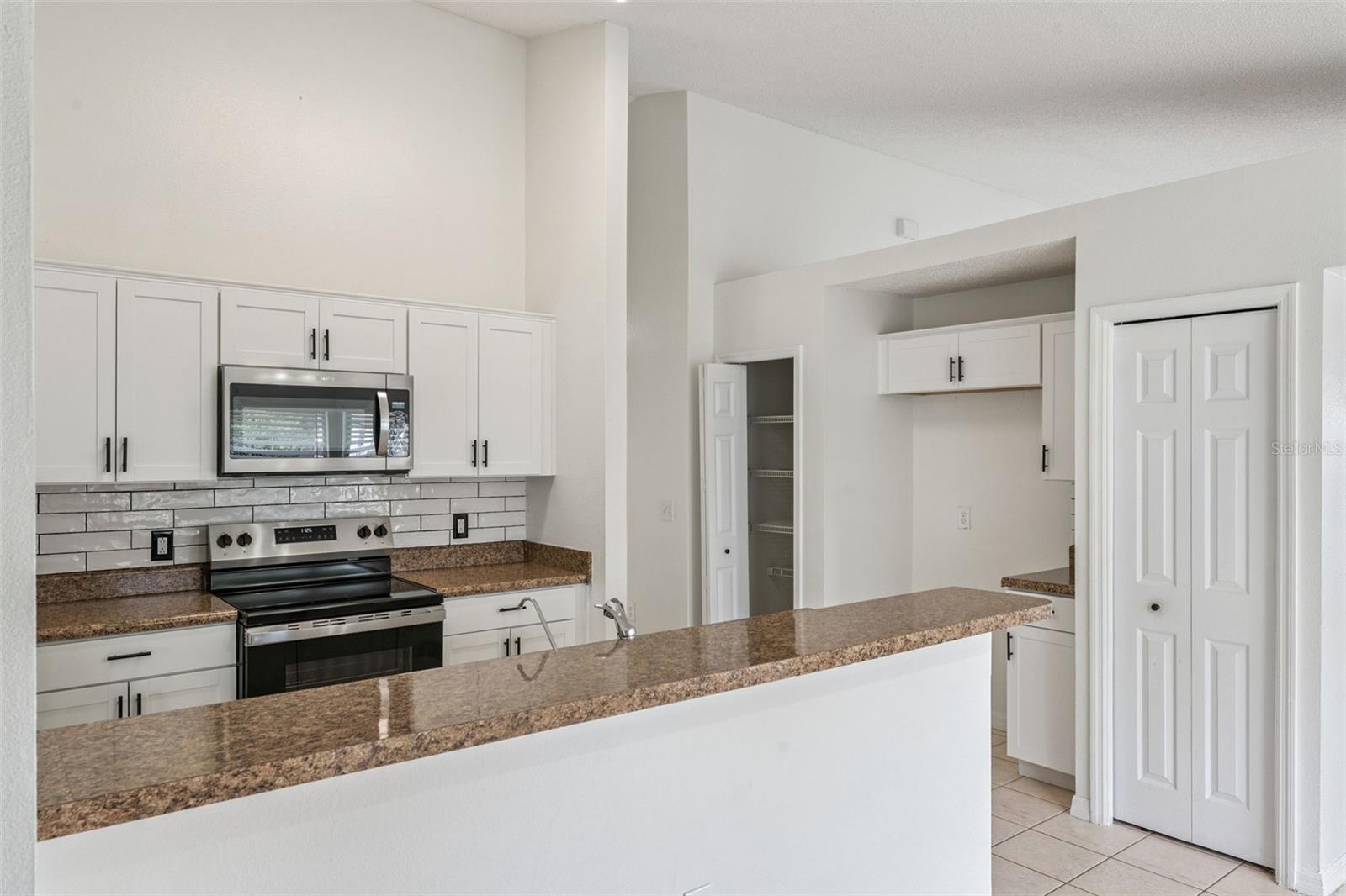 Image 14 of 45 For 905 Woodsong Way