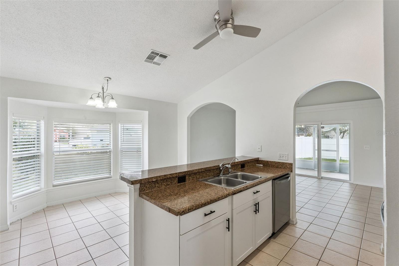 Image 15 of 45 For 905 Woodsong Way