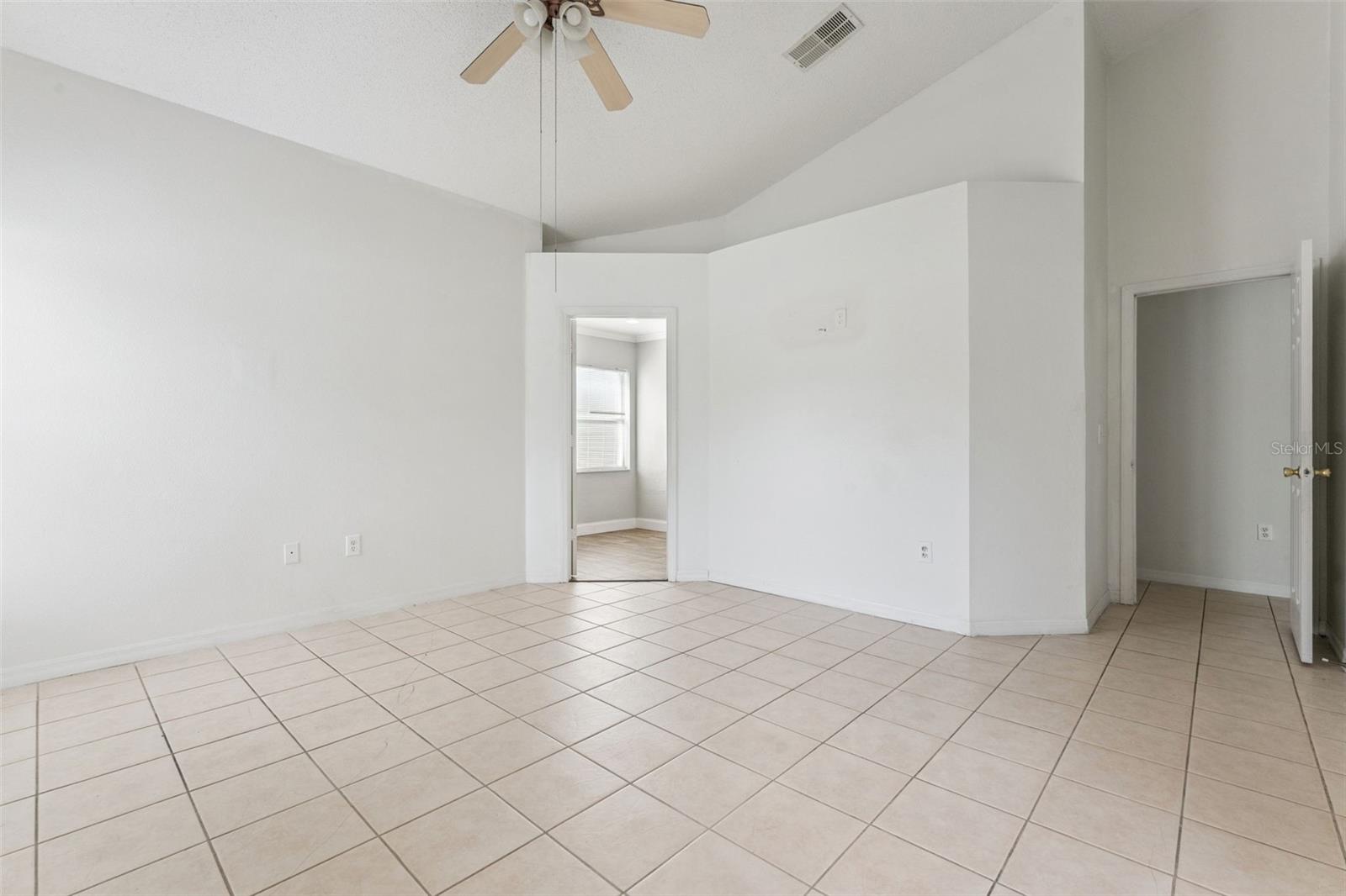 Image 20 of 45 For 905 Woodsong Way