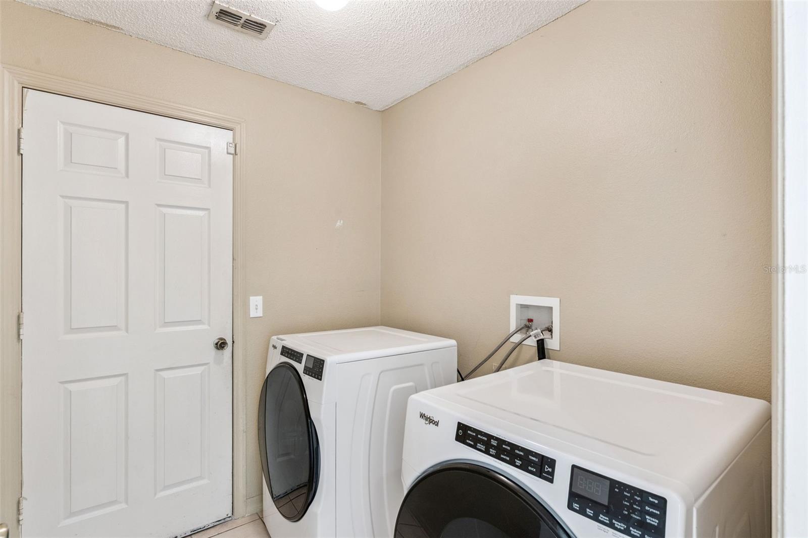 Image 28 of 45 For 905 Woodsong Way