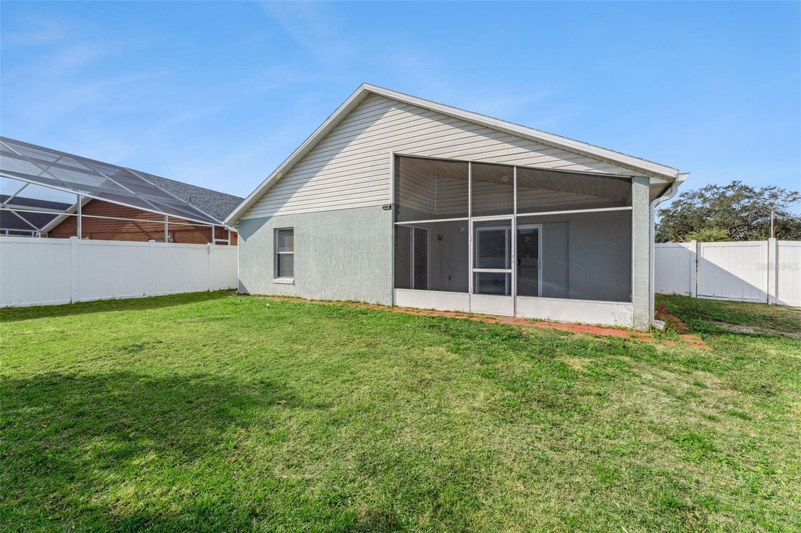 Image 33 of 45 For 905 Woodsong Way