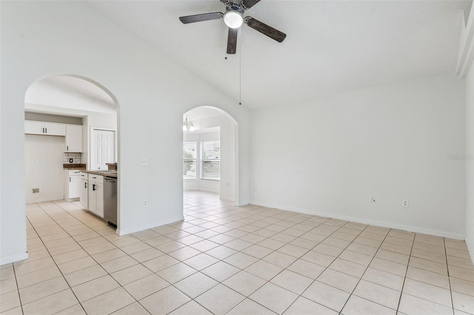 Image 9 of 45 For 905 Woodsong Way