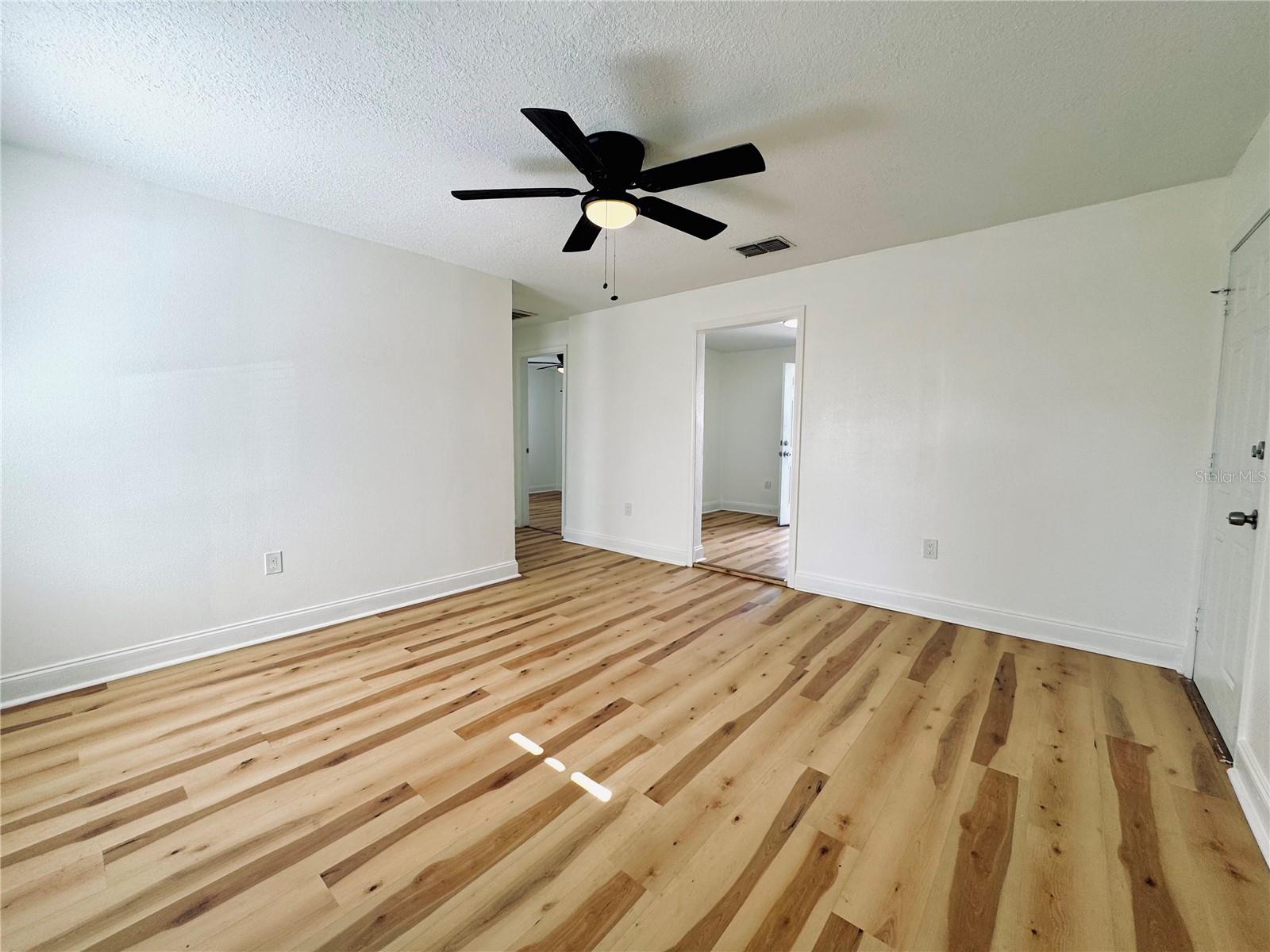 Image 2 of 16 For 522 Main Street B