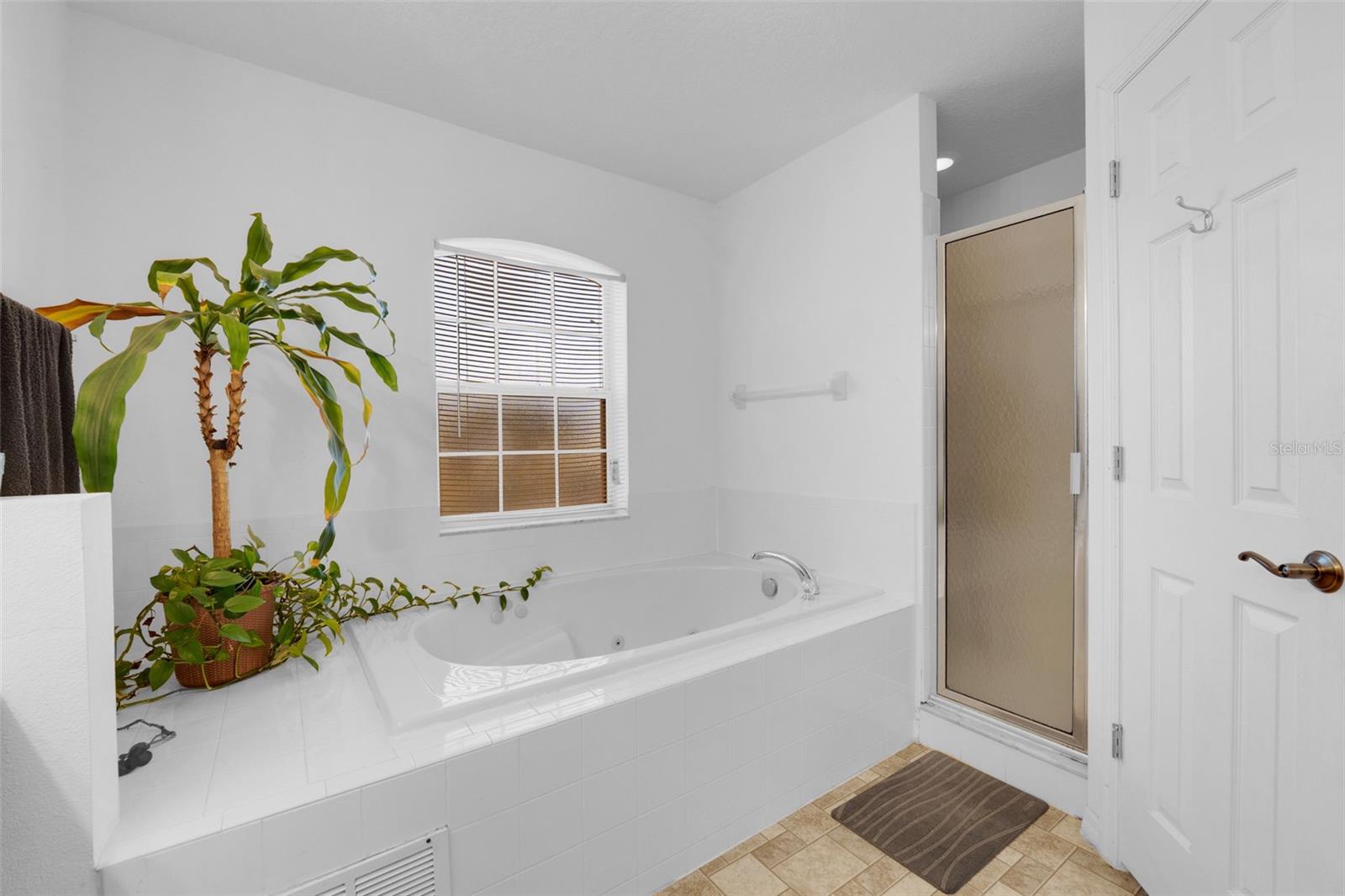 Image 26 of 39 For 1118 Dartford Drive