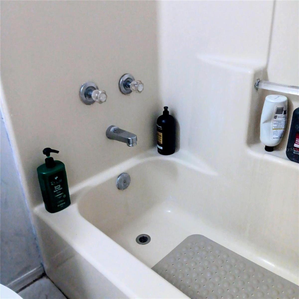 Image 11 of 26 For 719 Oak Lane