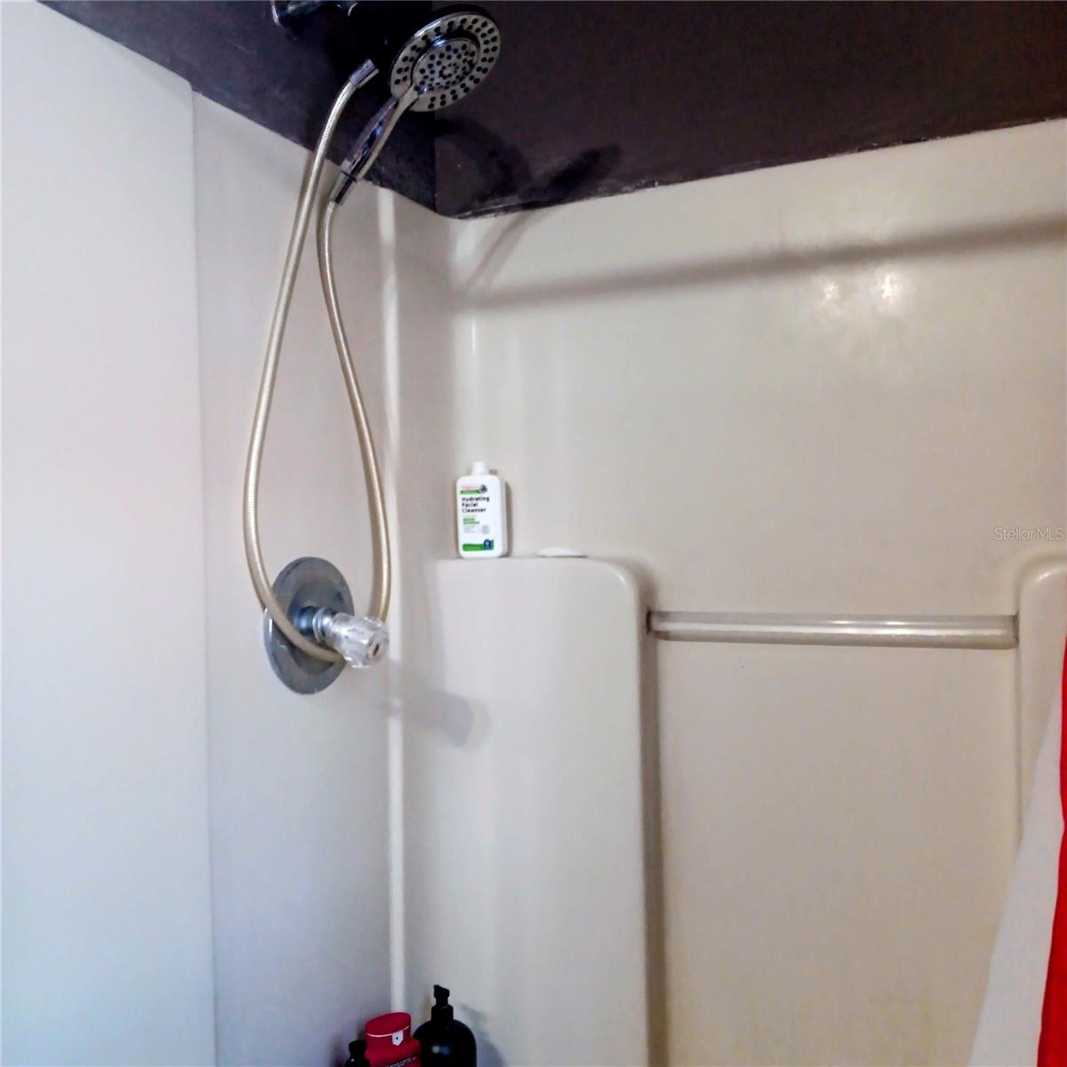 Image 18 of 26 For 719 Oak Lane