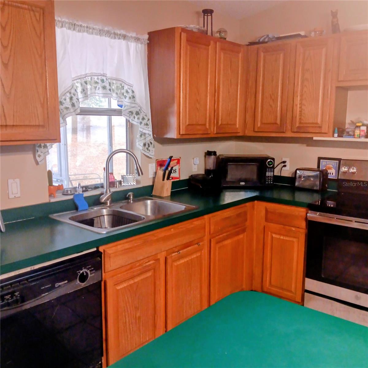 Image 5 of 26 For 719 Oak Lane