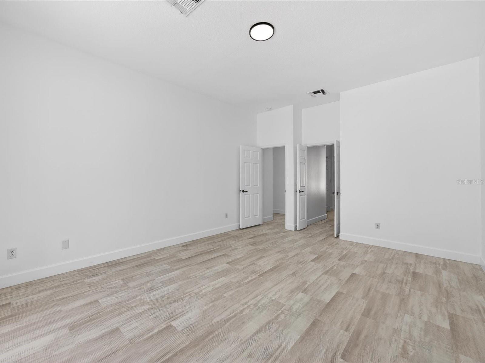 Image 20 of 47 For 411 Boxwood Drive