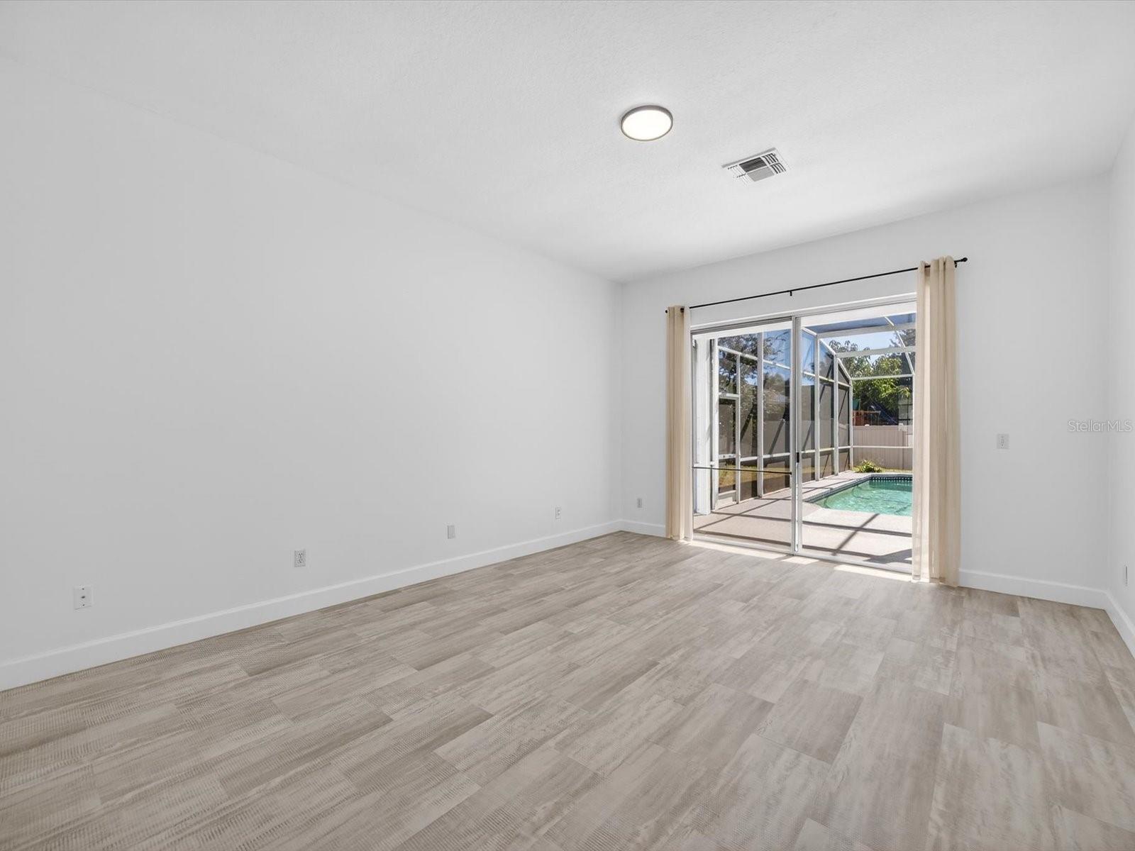 Image 21 of 47 For 411 Boxwood Drive