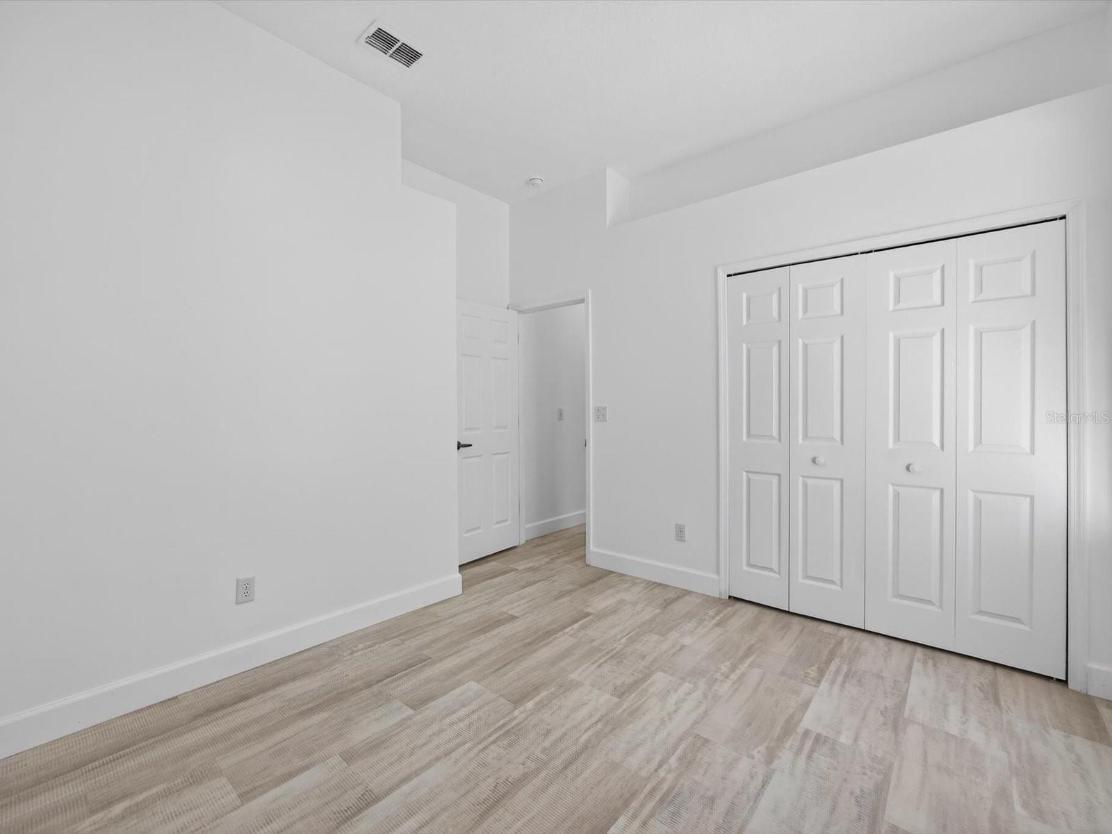 Image 26 of 47 For 411 Boxwood Drive