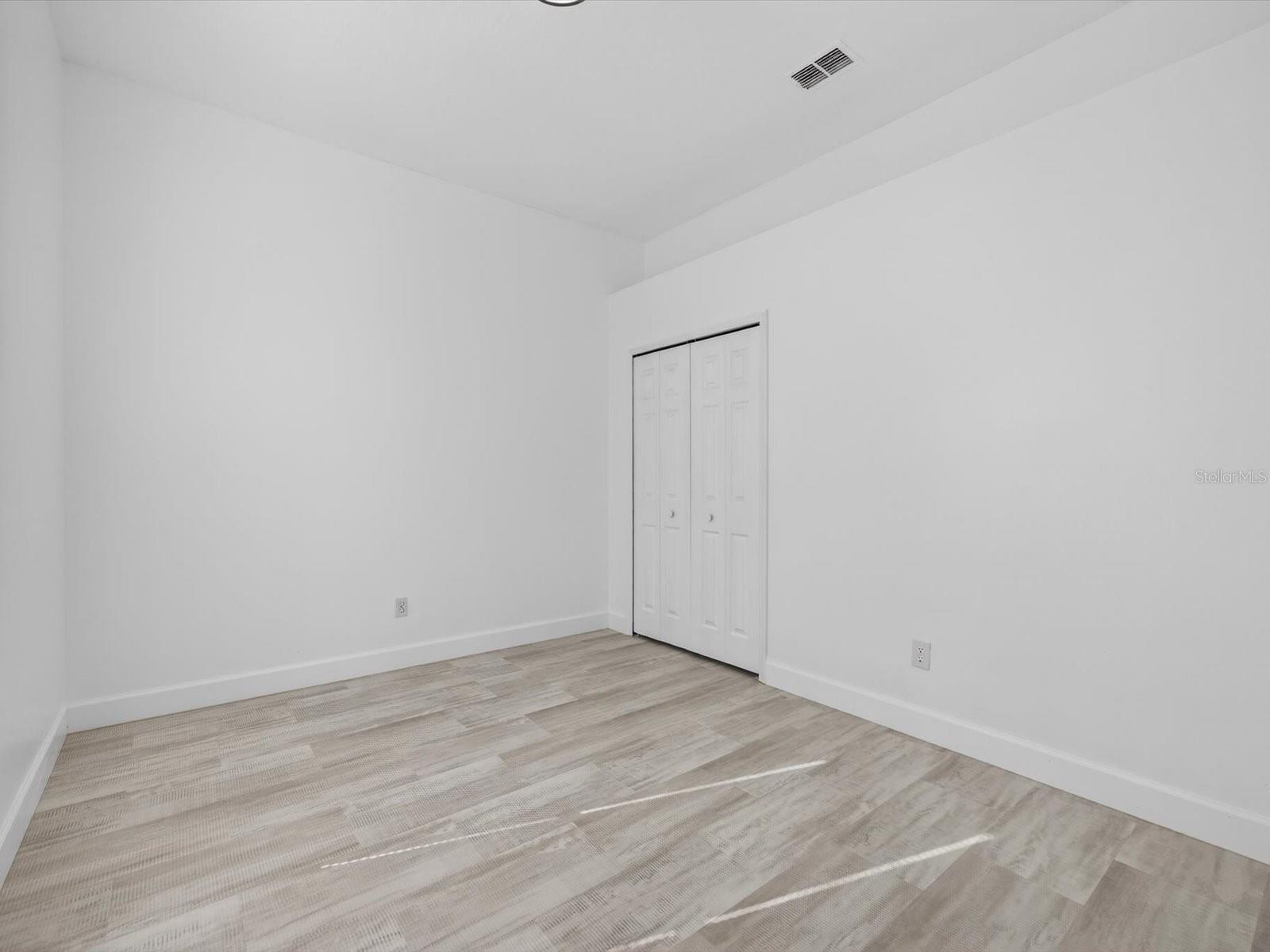 Image 31 of 47 For 411 Boxwood Drive