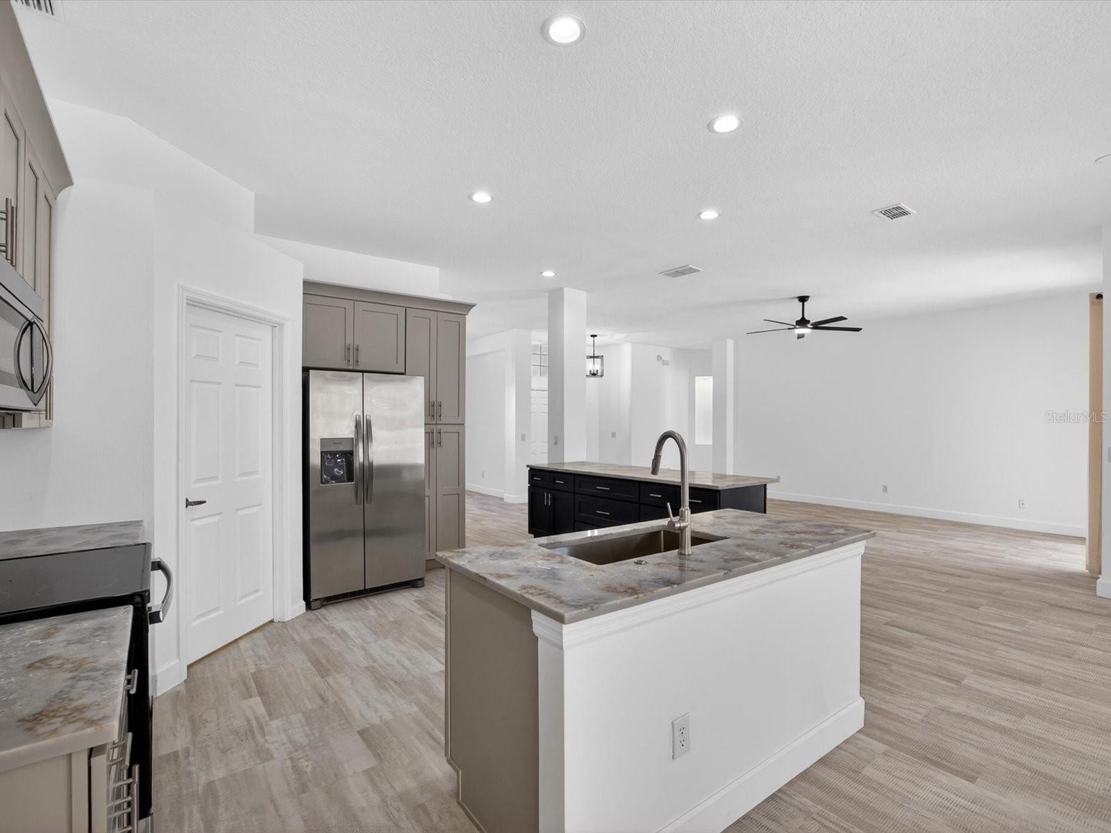 Image 8 of 47 For 411 Boxwood Drive