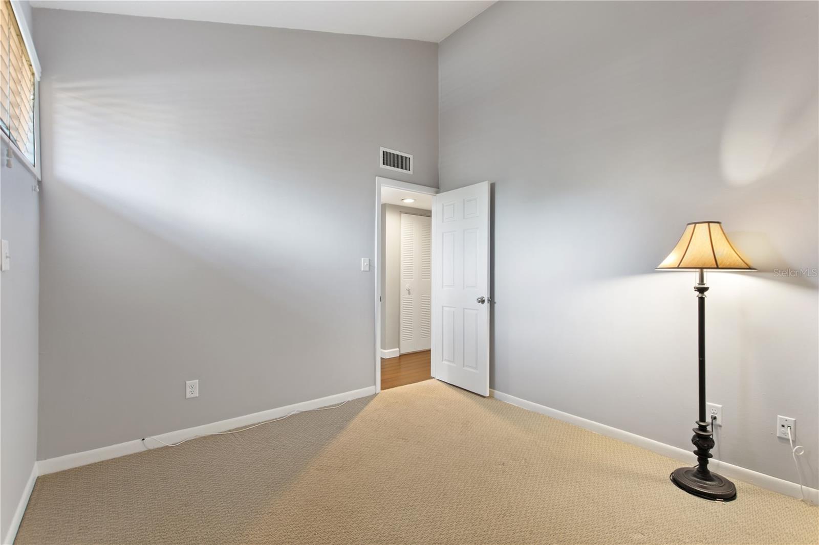 Image 17 of 28 For 974 Michigan Street 974