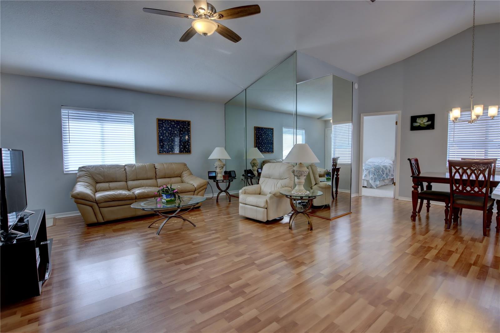 Image 4 of 24 For 877 Heather Glen Circle