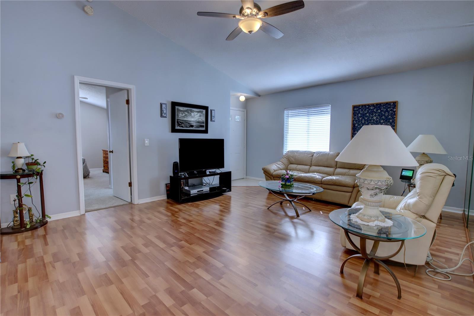 Image 5 of 24 For 877 Heather Glen Circle