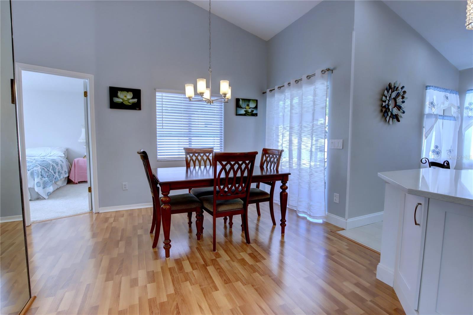 Image 7 of 24 For 877 Heather Glen Circle