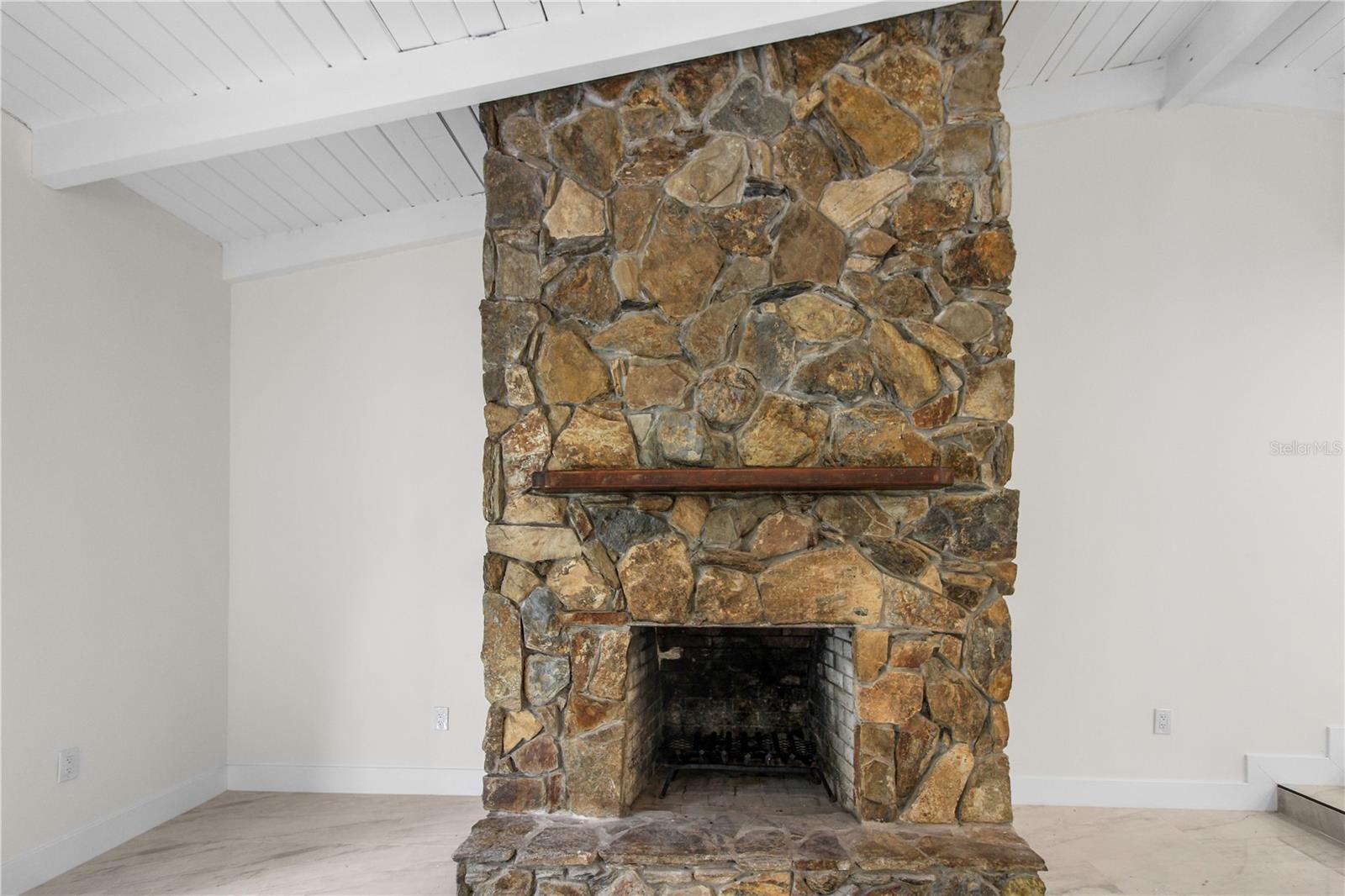 Image 11 of 33 For 2524 Blue Lake Court