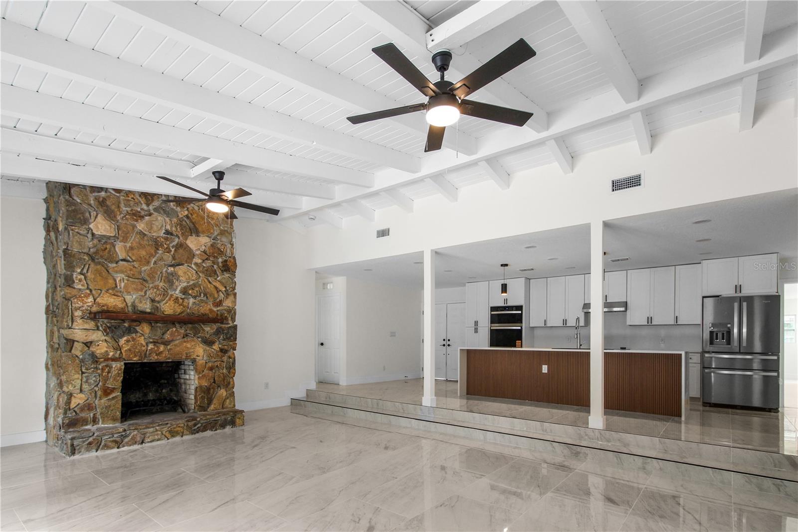 Image 12 of 33 For 2524 Blue Lake Court