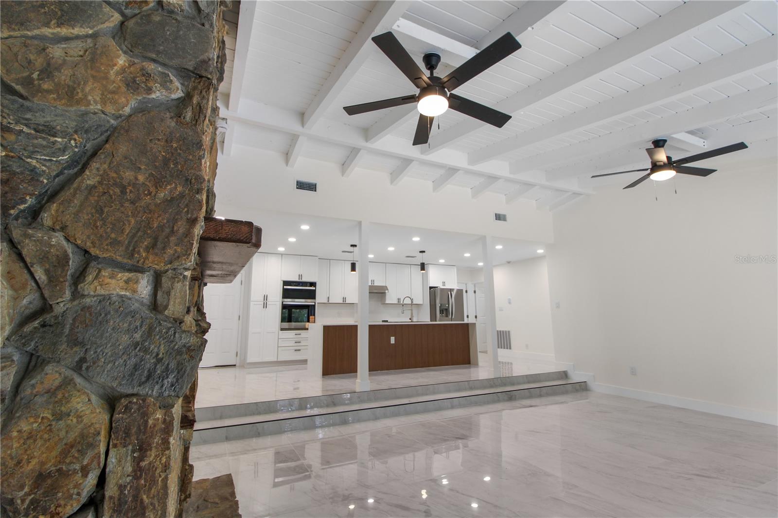 Image 13 of 33 For 2524 Blue Lake Court