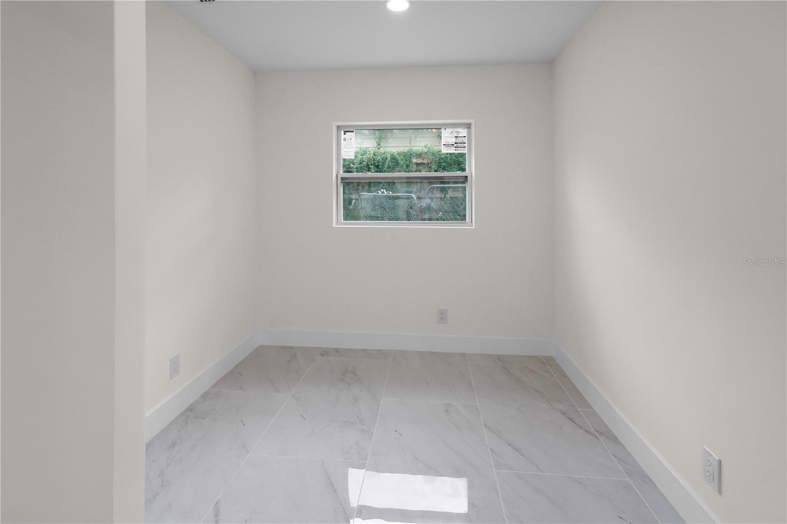 Image 16 of 33 For 2524 Blue Lake Court