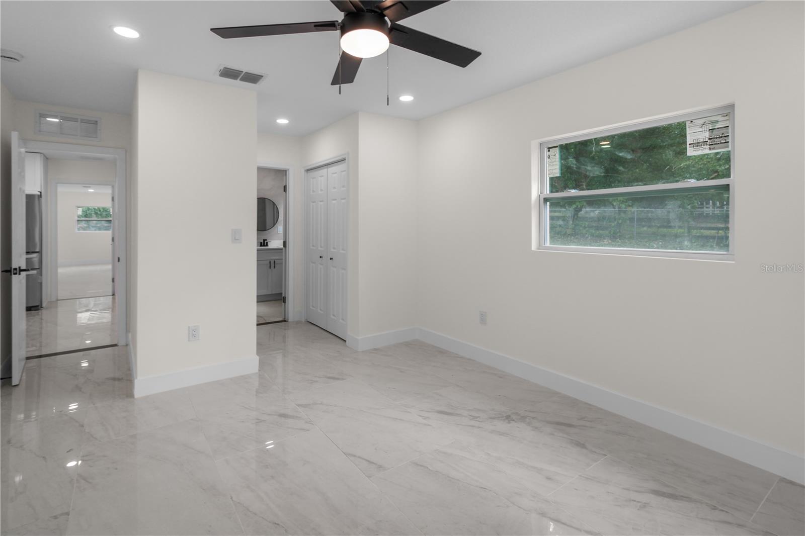 Image 18 of 33 For 2524 Blue Lake Court