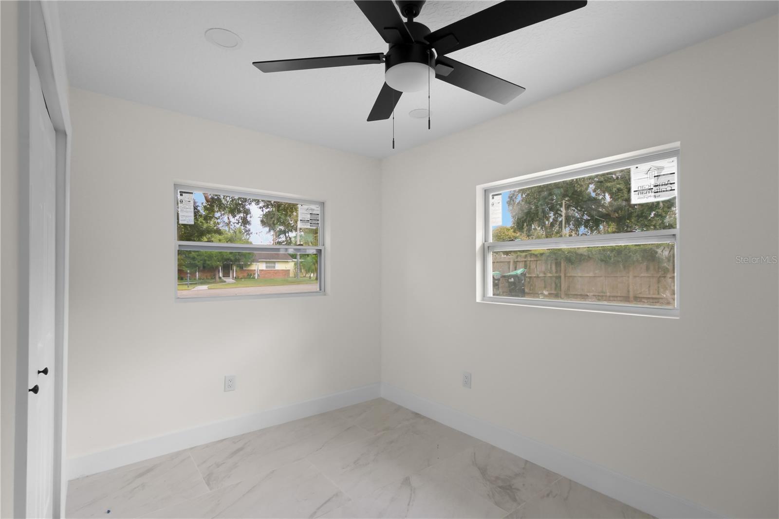 Image 25 of 33 For 2524 Blue Lake Court