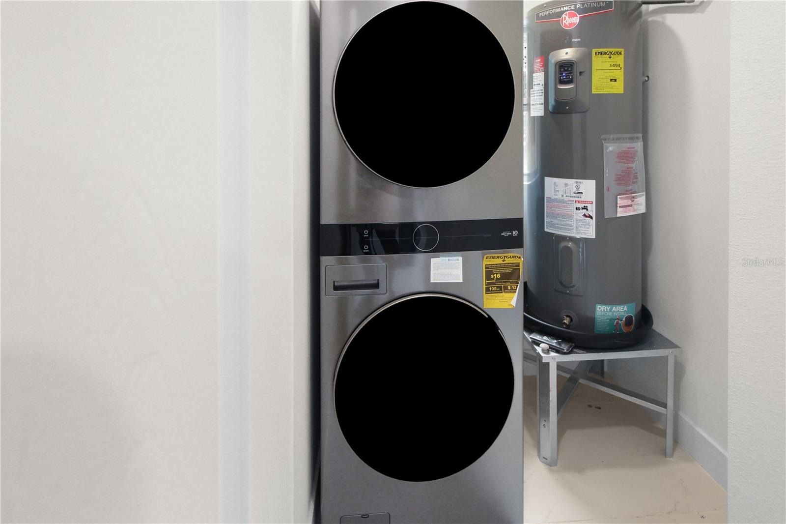 Image 26 of 33 For 2524 Blue Lake Court