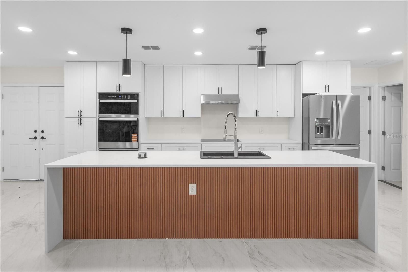 Image 8 of 33 For 2524 Blue Lake Court