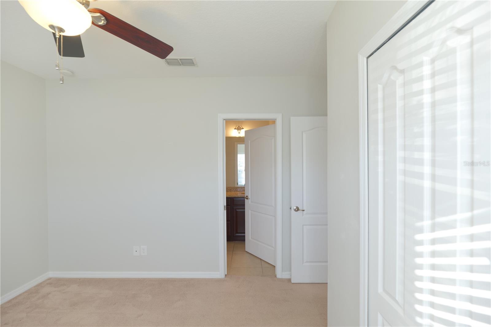 Image 11 of 24 For 600 Northern Way 906