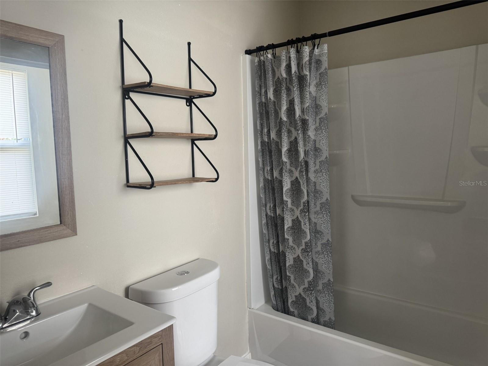 Image 12 of 19 For 600 Bostwick Avenue