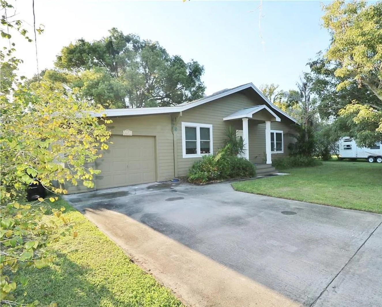 Image 4 of 18 For 4472 Fairview Avenue