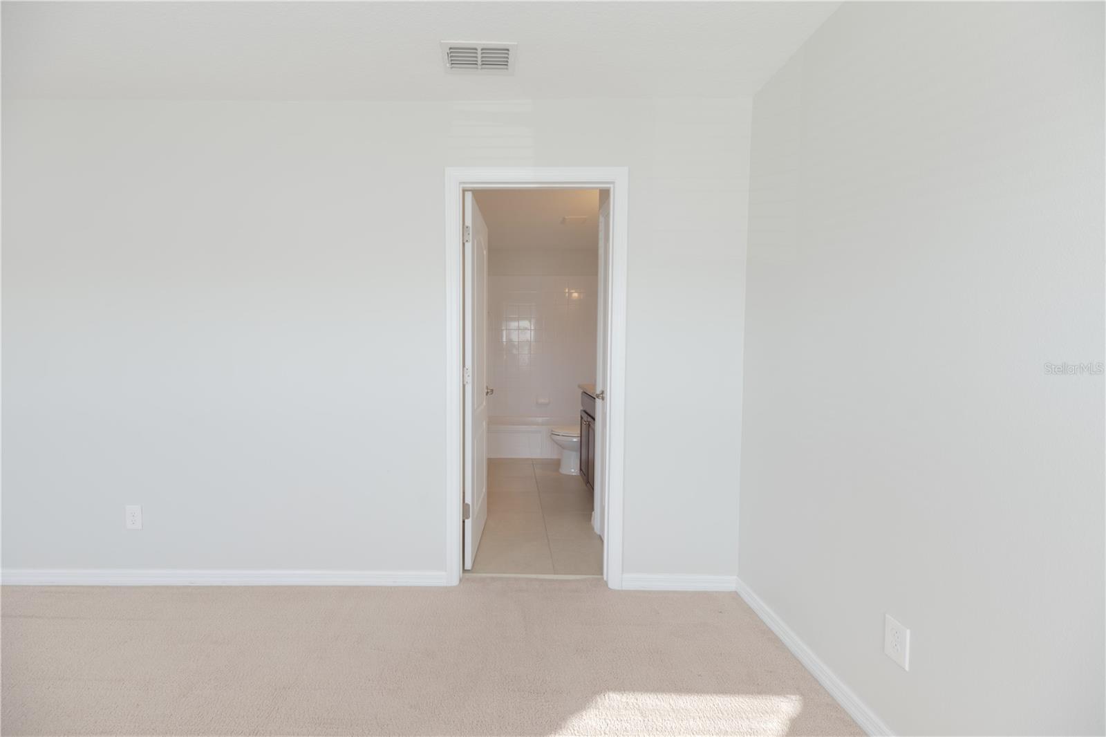 Image 17 of 24 For 600 Northern Way 906