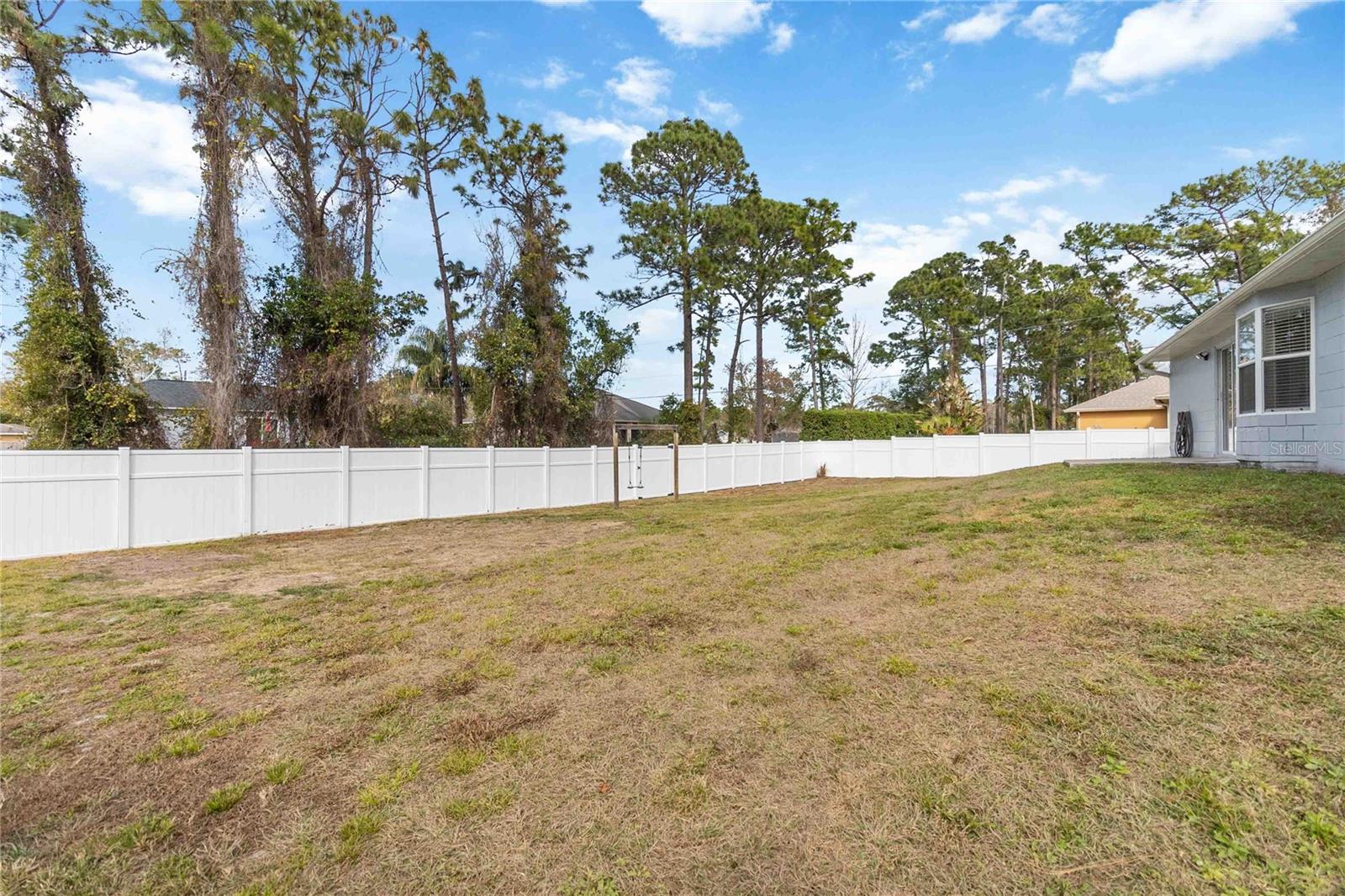 Image 26 of 35 For 1733 Mitten Terrace