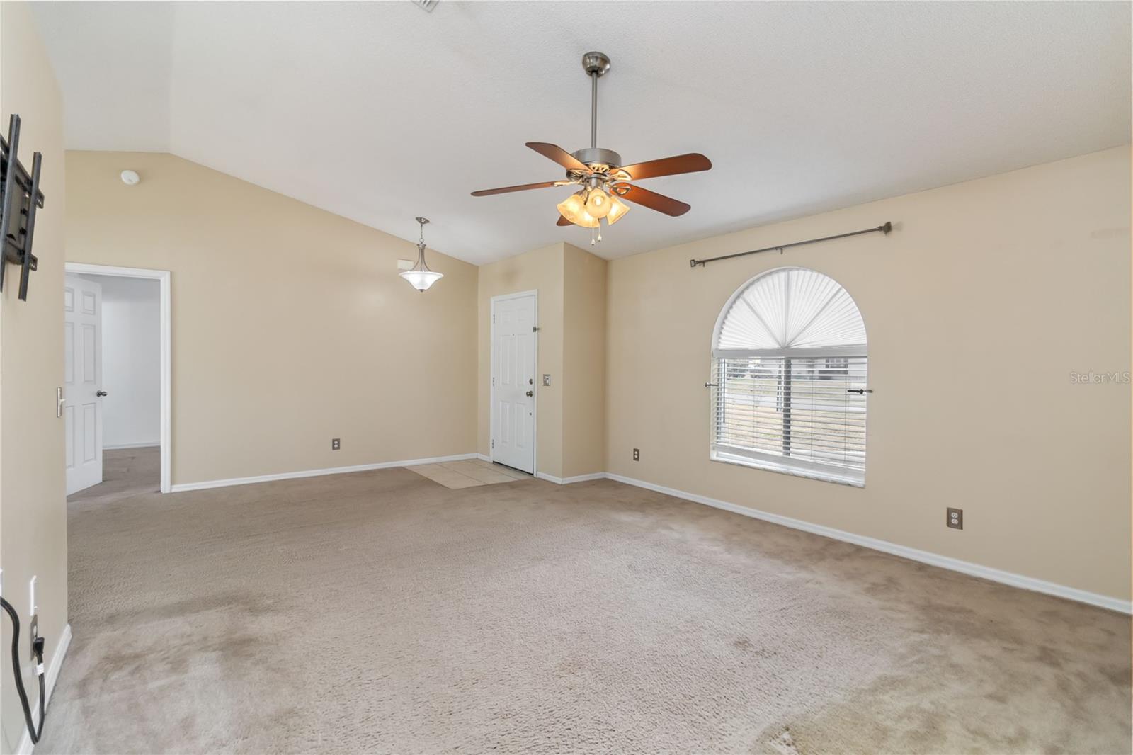 Image 7 of 35 For 1733 Mitten Terrace