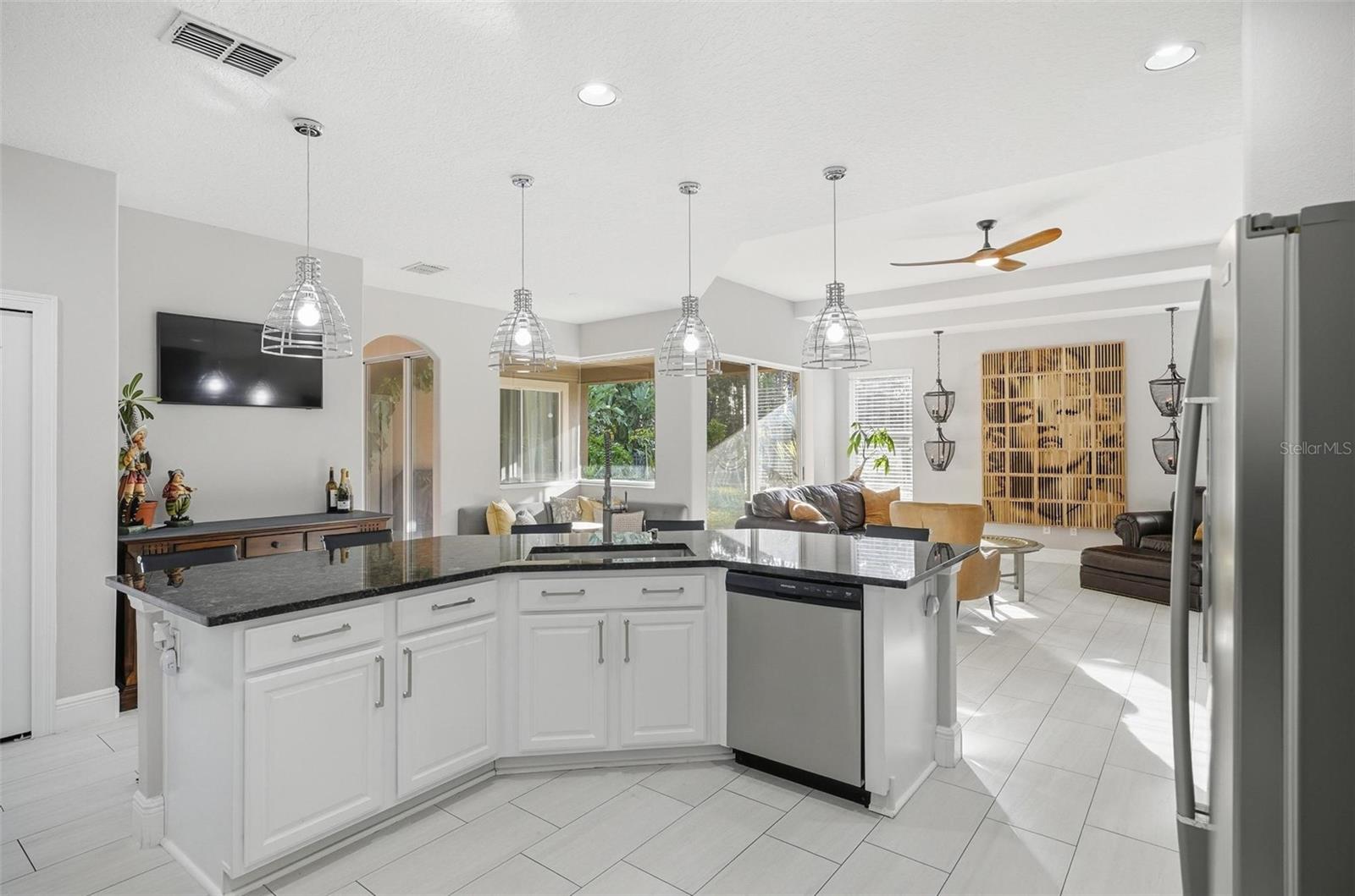 Image 29 of 96 For 2914 Lee Shore Loop