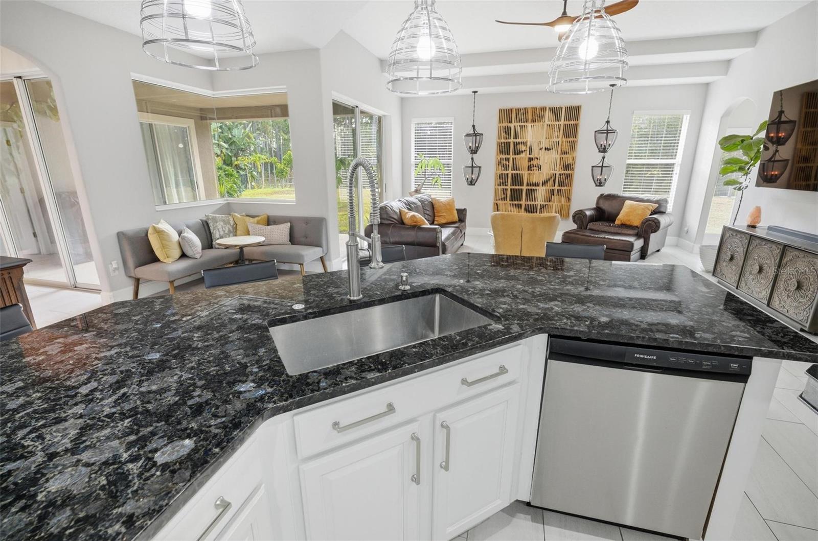 Image 34 of 96 For 2914 Lee Shore Loop