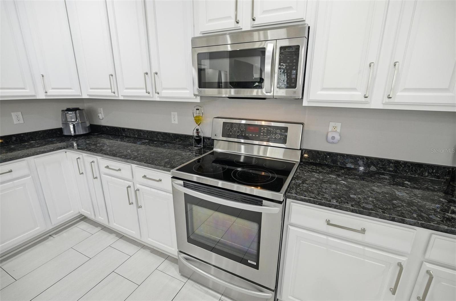 Image 36 of 96 For 2914 Lee Shore Loop