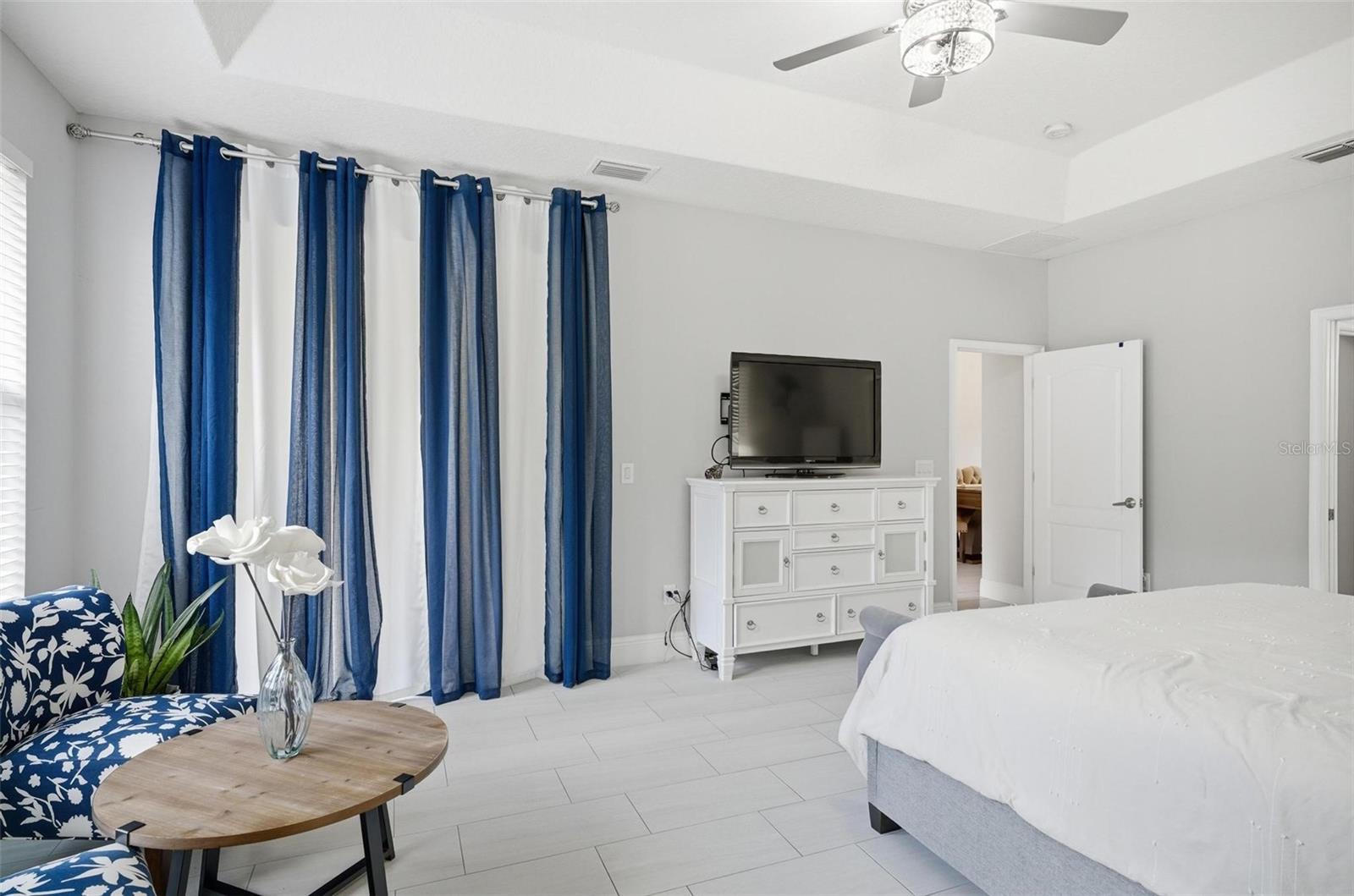 Image 47 of 96 For 2914 Lee Shore Loop