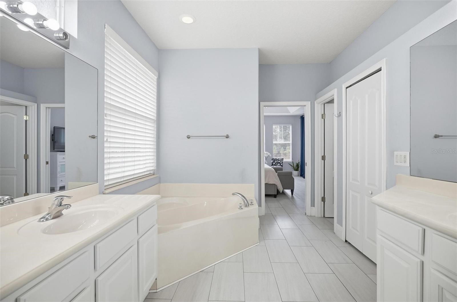 Image 51 of 96 For 2914 Lee Shore Loop