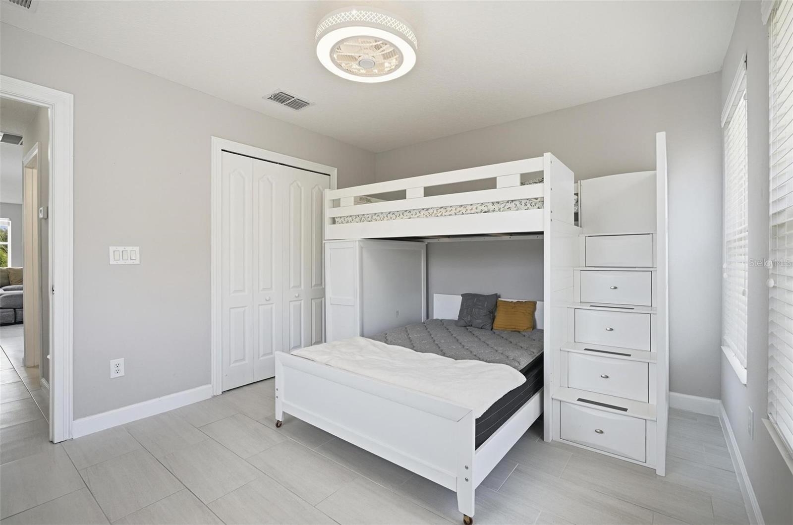 Image 76 of 96 For 2914 Lee Shore Loop