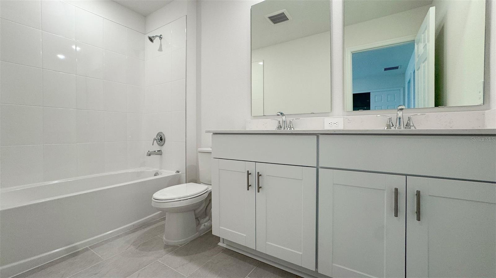 Image 17 of 33 For 2900 Wild Olive Drive